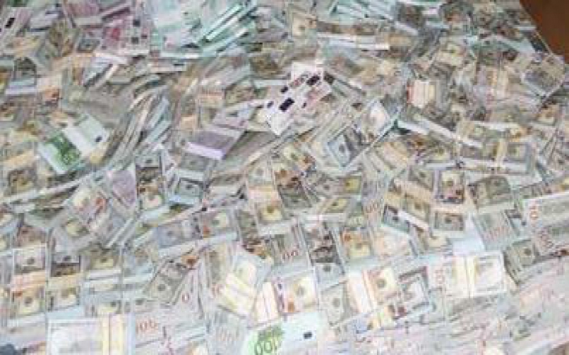 Two foreigners, Kenyan arrested with fake notes