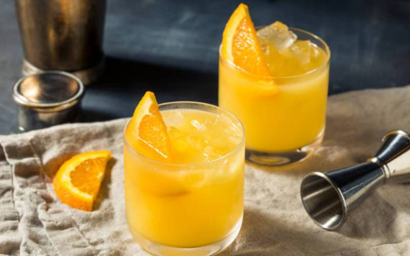Cocktail bar: Party in my pantry