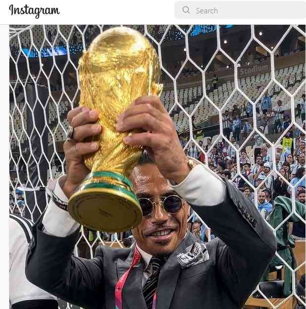 La FIFA está investigando una invasión del estadio de Salt Bae que llevó a un famoso chef a tocar y besar un trofeo de la Copa del Mundo.