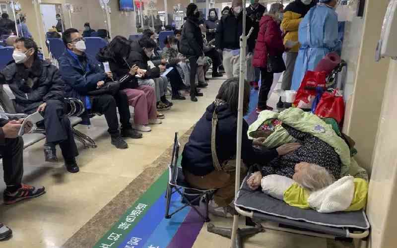 Las camas se están agotando en un hospital de Beijing a medida que se propaga COVID-19