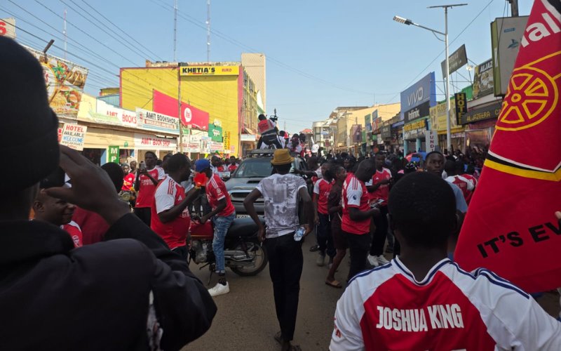 PHOTOS: Arsenal supporters take over Nairobi CBD, major towns after historic League win