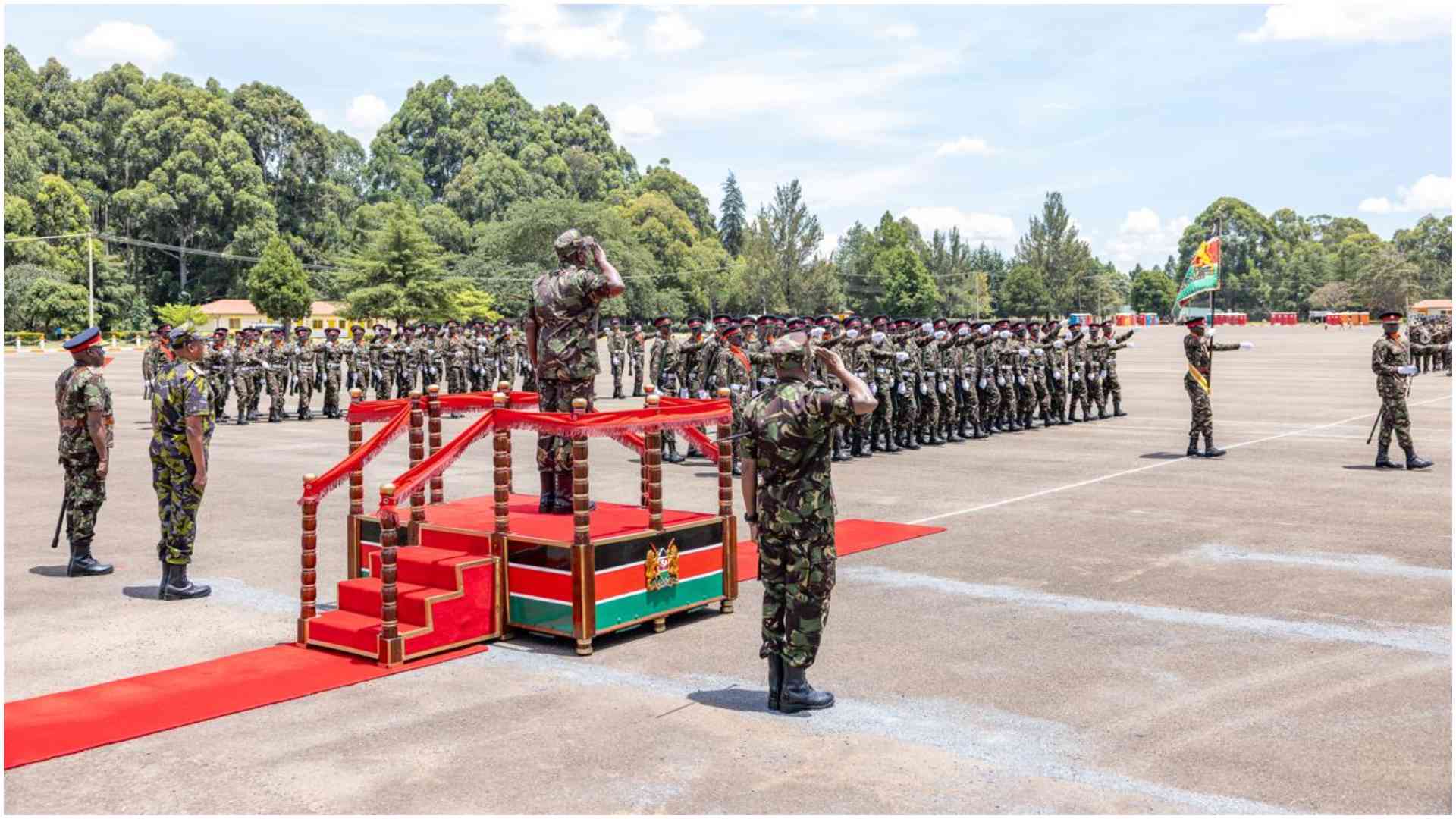7 photos of President Ruto in full military fatigue at Moi Barracks in Eldoret