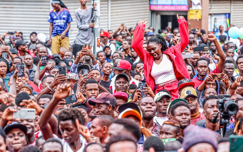 PHOTOS: Arsenal fans flood Nairobi CBD in title celebration amid replica trophy debate