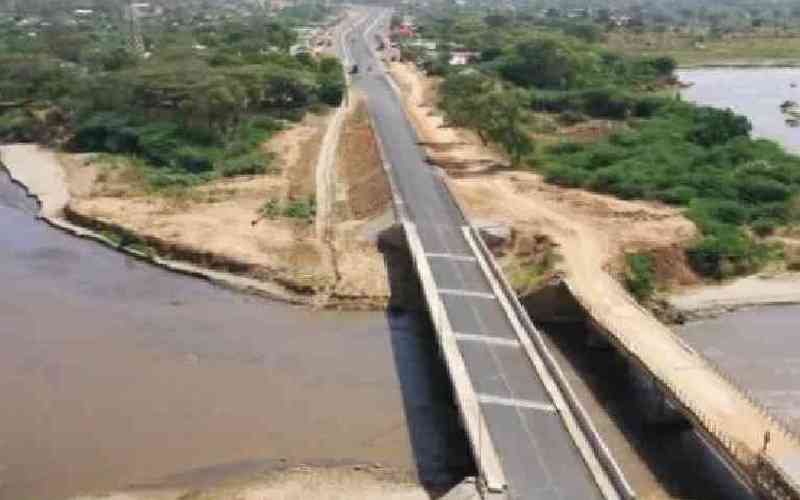 El retraso en la finalización de las carreteras está afectando negativamente al negocio de transporte en el puerto de Lamu