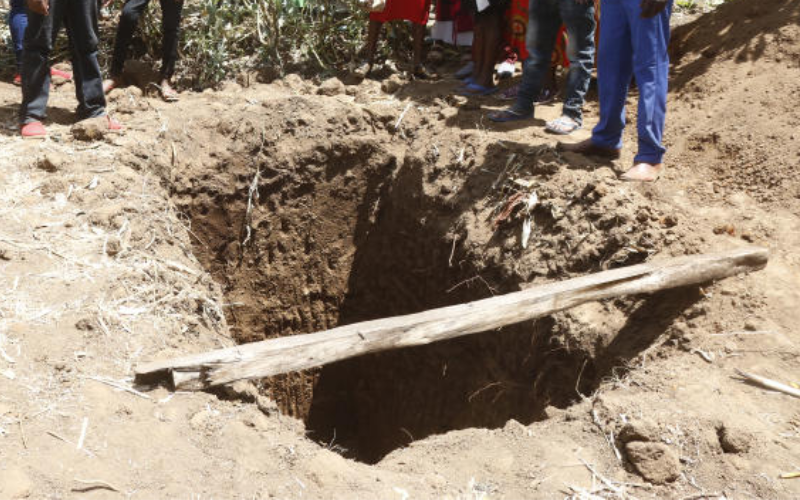 'Stingy' Homa Bay man buried without coffin: 