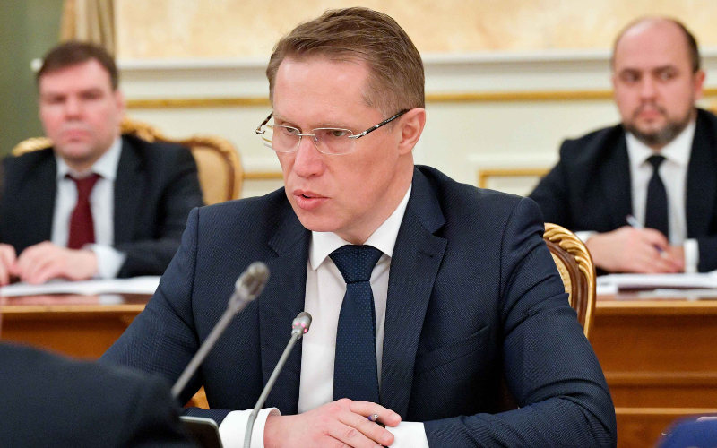 VIDEO: Russian health minister saves passenger mid-flight after medical emergency