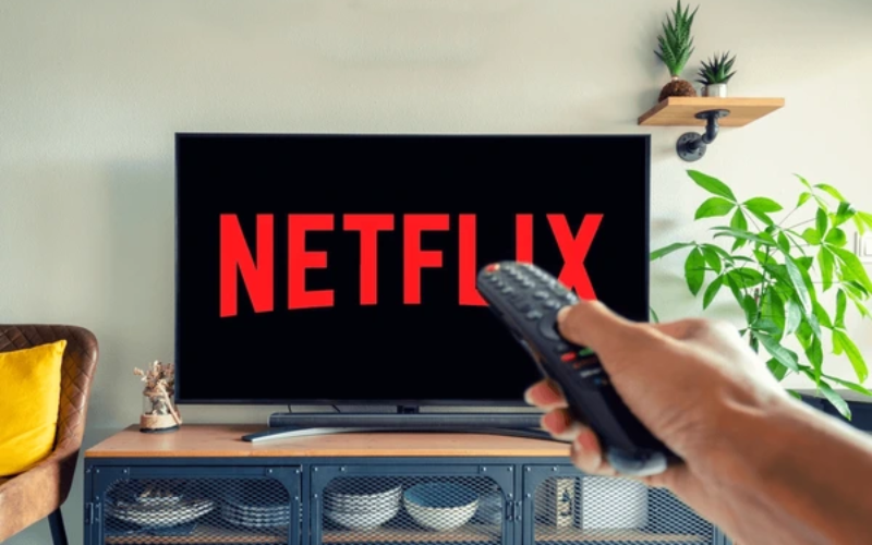 Netflix vows to keep Warner Bros films in cinemas if takeover succeeds