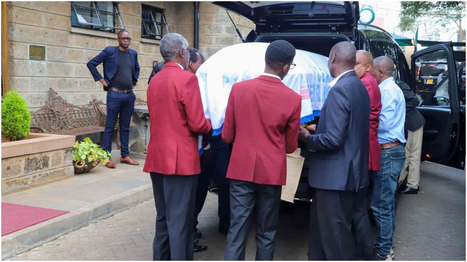 Photos: Sombre moments as leaders, family escort Ol Kalou MP Kiaraho home in Tigoni