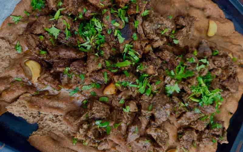 Easy recipe: Black pepper beef and mofa bread 