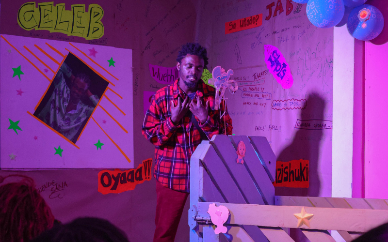 Theatre lovers pack Cheche gallery for deeply personal one-man play