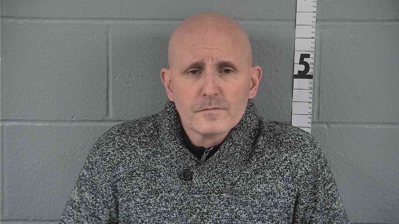 Deadbeat dad fakes own death to dodge child support, arrested living with girlfriend