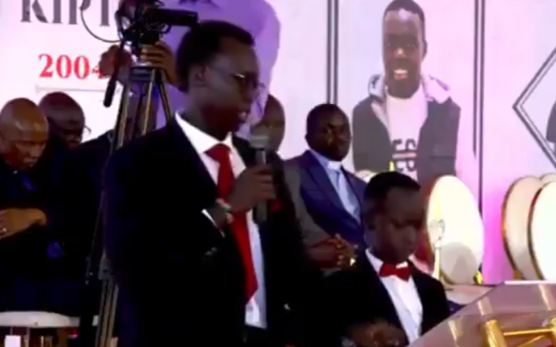 'You have desecrated this funeral' Man angrily confronts politicians at brother's burial
