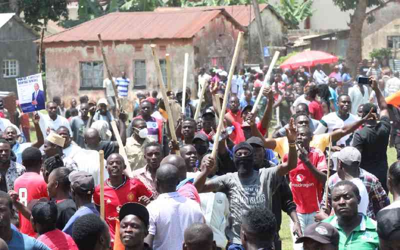 'Goons' paradise': Murkomen dodges responsibility, points finger at political class and judiciary