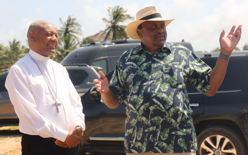 Uhuru Kenyatta, wife Margaret make rare public appearance, donate Sh1.5 million