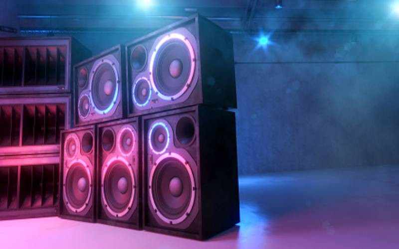 Dj Speakers Stock Photos and Images - 123RF