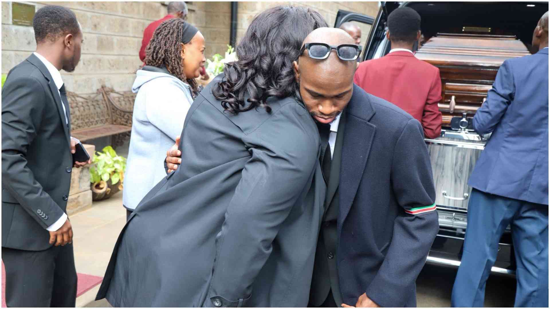 Photos: Sombre moments as leaders, family escort Ol Kalou MP Kiaraho home in Tigoni