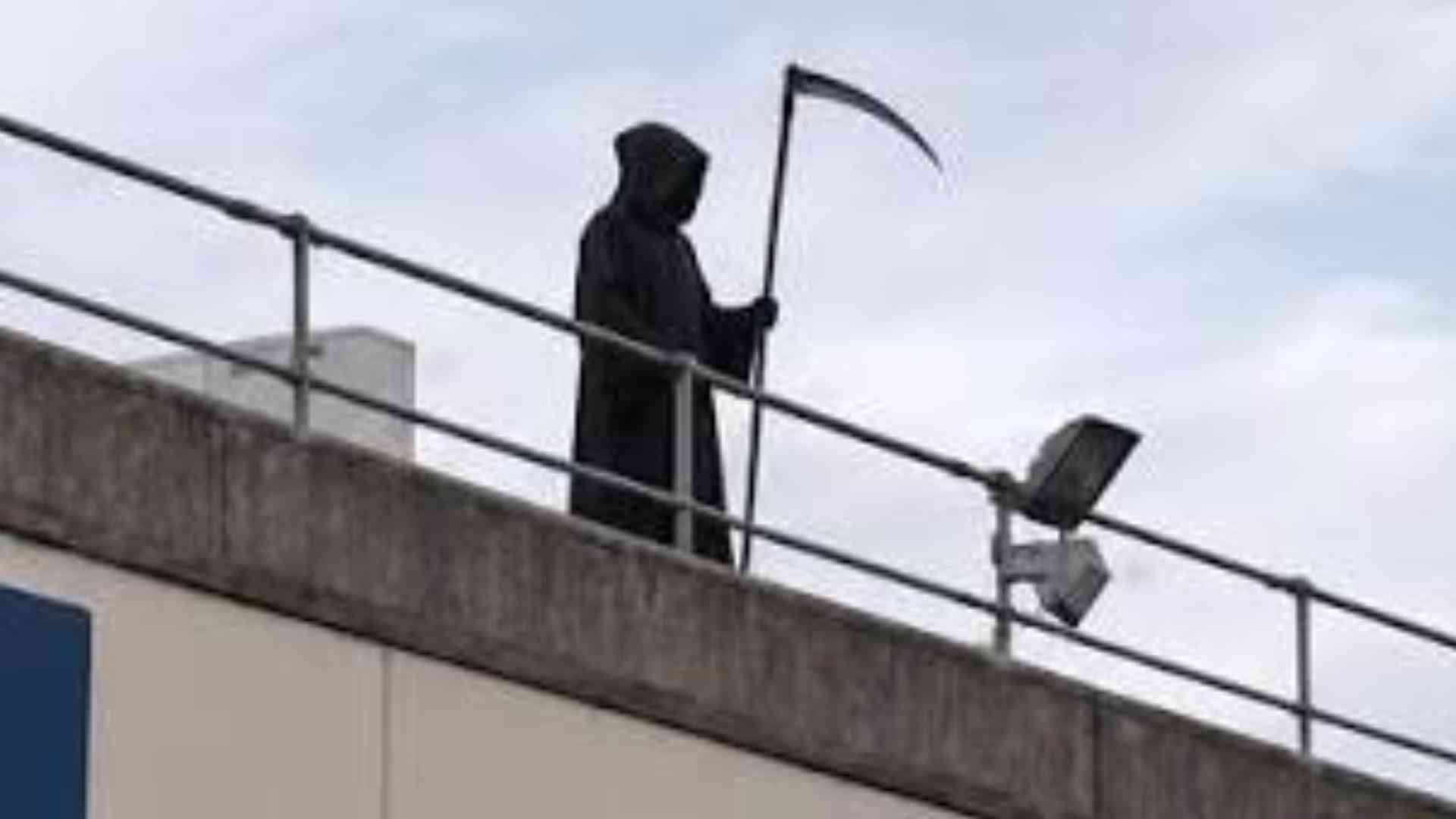 Man dressed as 'Grim Reaper' arrested following hospital rooftop standoff