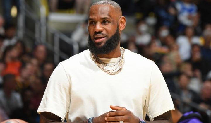 LeBron James's Former Miami Mansion Lists for $13.95 Million |  Architectural Digest