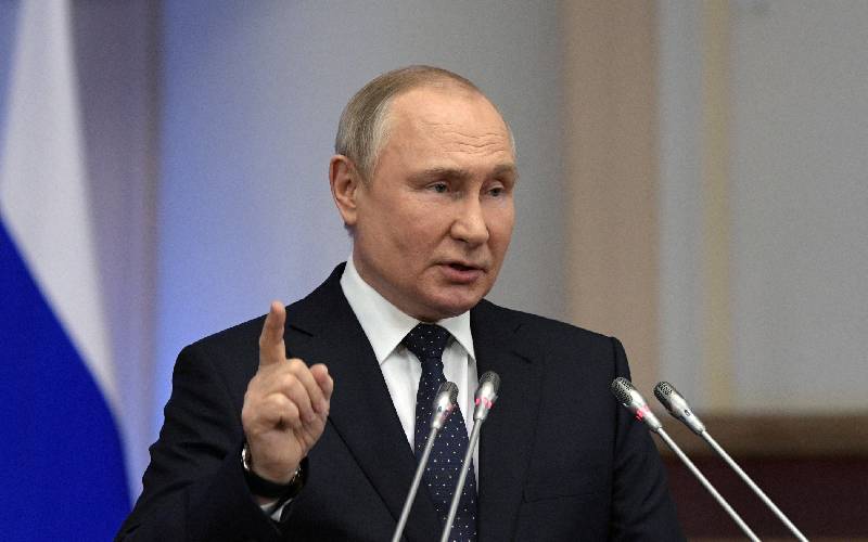 Putin warns West of lightning retaliation; sanctions batter Russian economy