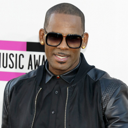 Lots of Black Panties On R. Kelly's 'Black Panties' Cover + Tracklist