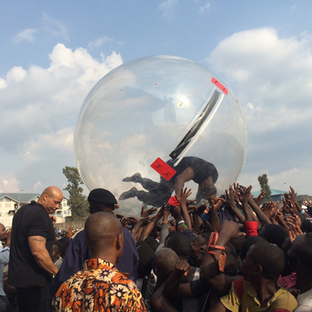 Akon in a bubble