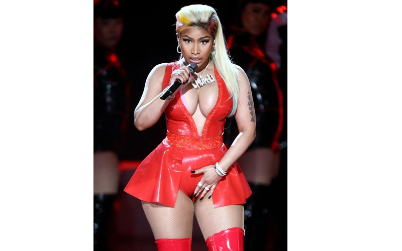 Nicki Minaj Suffers Horrific Wardrobe Malfunction At The Bet Awards The Standard Entertainment